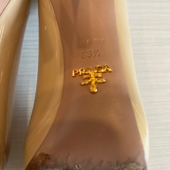 Prada excellent condition classic beige patent heels - Picture 6 of 10